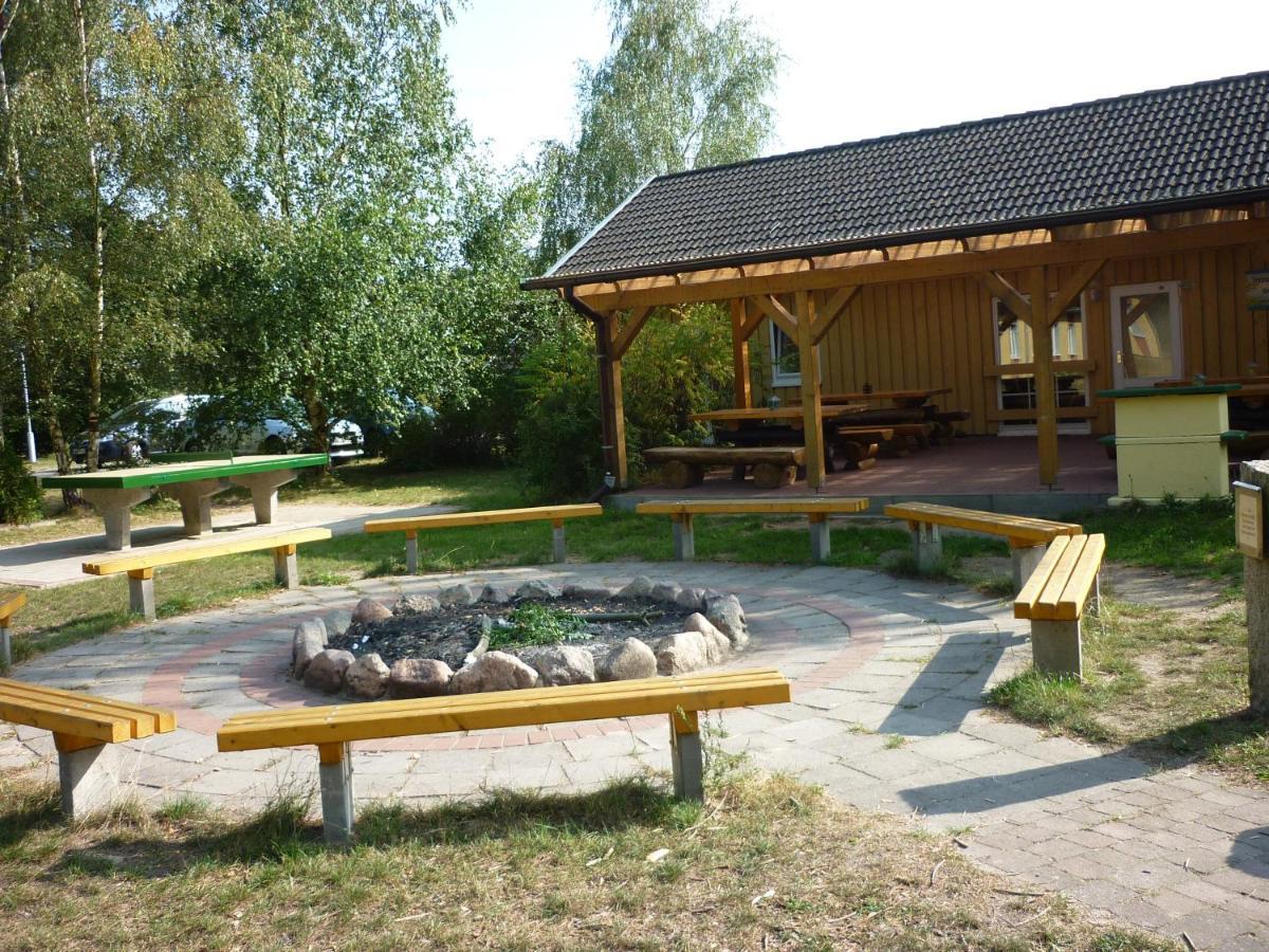 Gruppenbungalow-Waldhaus-Am Ferienpark Mirow Eksteriør billede