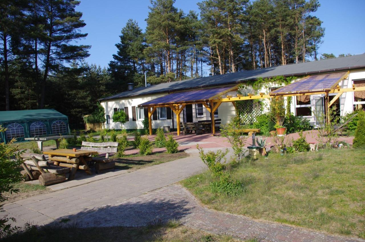 Gruppenbungalow-Waldhaus-Am Ferienpark Mirow Eksteriør billede